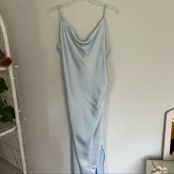 🌸Hey Girl Long Satin Cowl Neck Dress - Picture 4 of 15